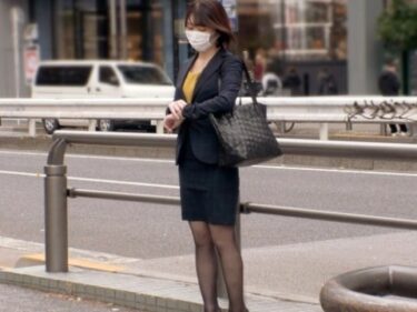 素人×ハメ撮り：＜熟女＞※ピタパンスーツのエロ尻OLをホテルでパコハメ♥性欲全開のお姉さんが男優チンポにイキ乱れるｗｗｗｗ