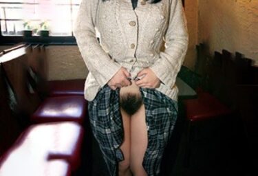素人×ハメ撮り：＜熟女×中出し＞※ マン毛ボーボーな三十路妻を生ハメ開始♥密林アマゾン状態の剛毛マンコに中だしフィニッシュｗｗｗｗ