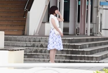 素人×ハメ撮り：＜熟女＞※清楚系のアラフォー妻(39)がハメ撮り出演♥欲求不満の子持ち妻をデカチン責めでハメ倒すｗｗｗｗ＜美魔女＞