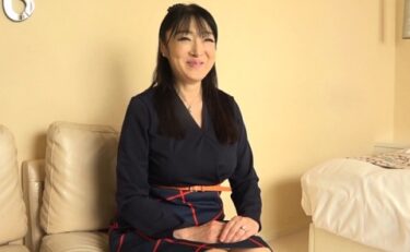 素人×ハメ撮り：＜熟女×中出し＞※爆乳ボディの五十路妻(53)をハメ撮り開始！元レースクイーンの美熟女に他人チンポで中だし完了ｗｗｗ