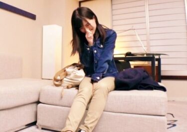 素人×ハメ撮り：＜熟女＞※超スケベ奥様(30)が他人チンポでマジイキ連発♥パイパンマンコを激ピス責めで痙攣足ガクガク絶頂ｗｗｗ