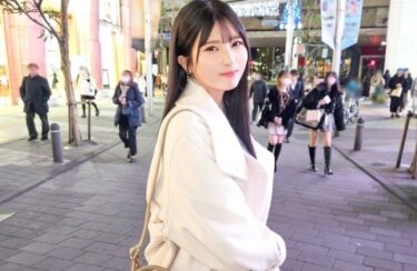 素人×ハメ撮り：＜素人＞※現役JDのハメ撮り動画キターー(ﾟ∀ﾟ)！激カワ美少女の潮吹きマンコを追撃ピストン責めｗｗｗｗ＜大学生＞