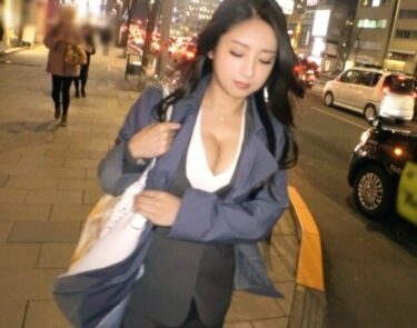 素人×ハメ撮り：＜生保OL×乱交＞※枕営業で契約を取る保険レディを3P開始♥爆乳お姉さんを2本のチンポで激ピス責めｗｗｗ＜パイズリ＞