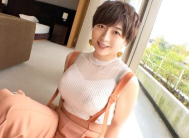 素人×ハメ撮り：＜人妻＞※ボーイッシュな美熟女妻がハメ撮り出演♥(ﾟ∀ﾟ)ｷﾀｺﾚ！美魔女奥さんのiカップボディを激ピス責めｗｗｗｗ