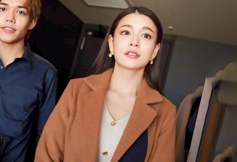 素人×ハメ撮り：＜NTR＞※巨乳彼女を他人チンポで寝取り開始！美魔女マンコがネトラレSEXでマジイキ連発ｗｗｗｗ＜美熟女＞